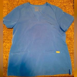Casma Three-Pocket Scrub Top